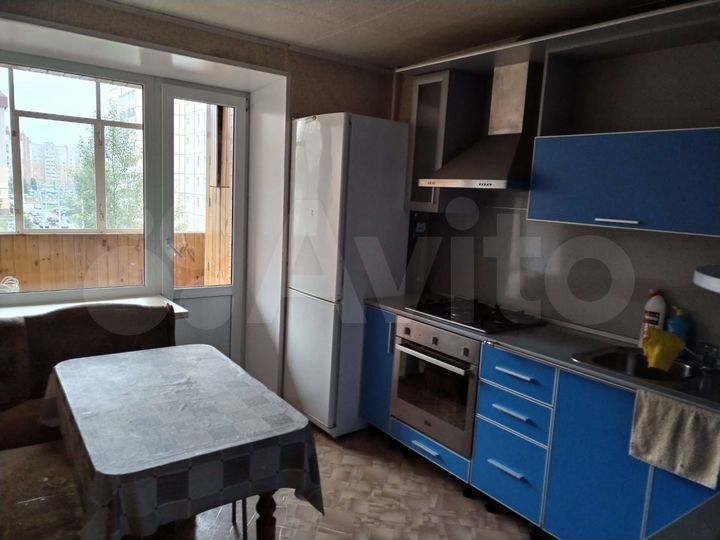 2-к. квартира, 50 м², 4/9 эт.