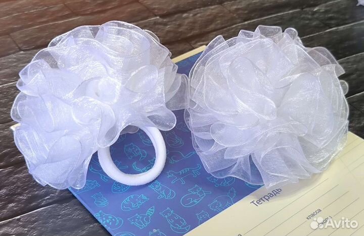 Белые банты в школу