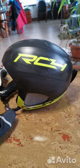 Шлем горнолыжный