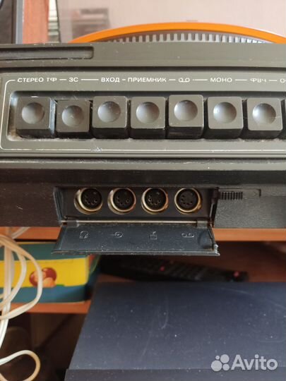 Проигрыватель винила Вега 108 с колонками