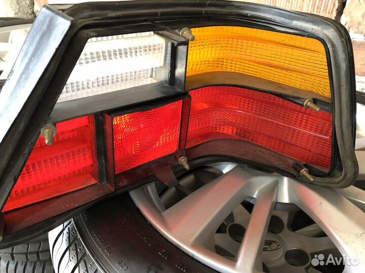 Фара на Мерседес 124