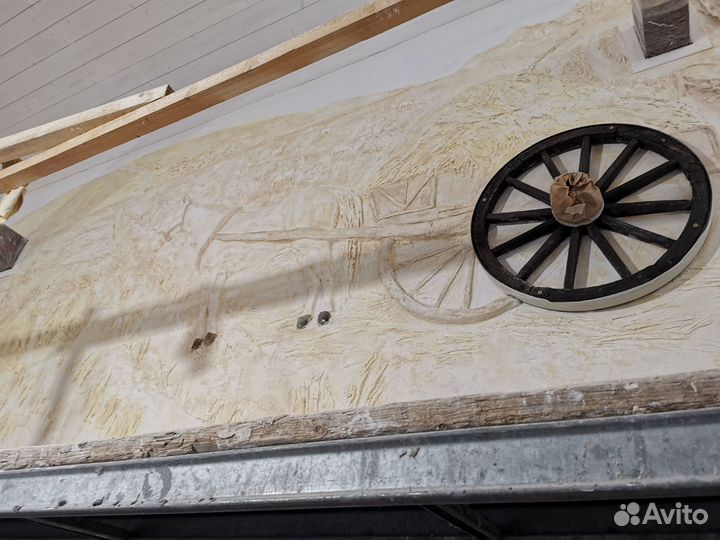 Роспись стен и барельеф