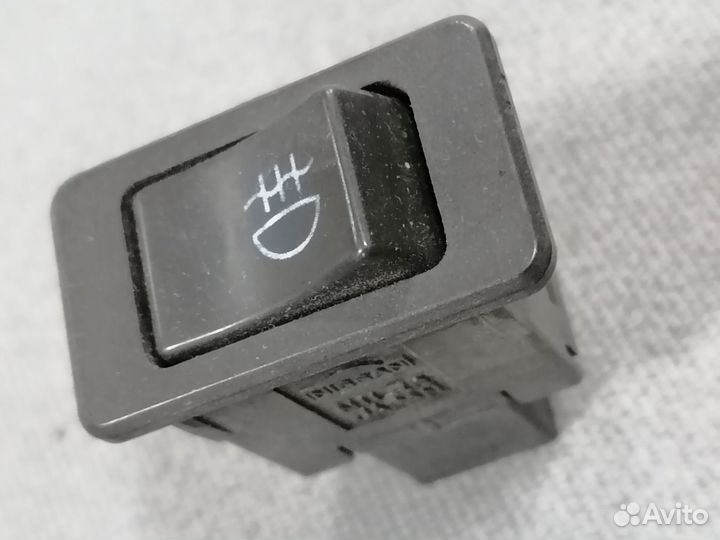 Кнопка противотуманок Nissan bluebird 1983-1990