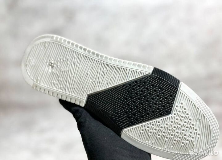 Кроссовки Boss комфортные