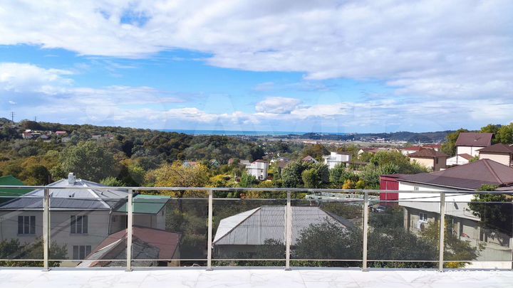 Дом 200 м² на участке 4 сот.