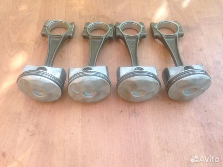 Поршень с шатуном Mazda CX-5 1 2.0L