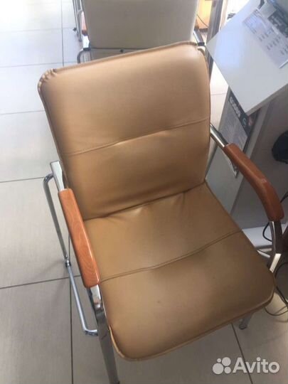 Перетяжка кухонных стульев