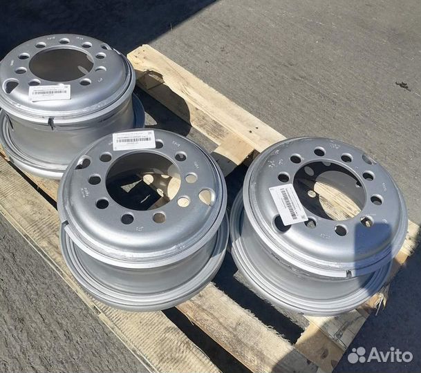 Диск радиус R15на низкорамный трал на шину 8.25R15