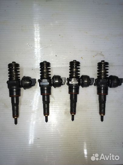 Насос Форсунки 038130073AL