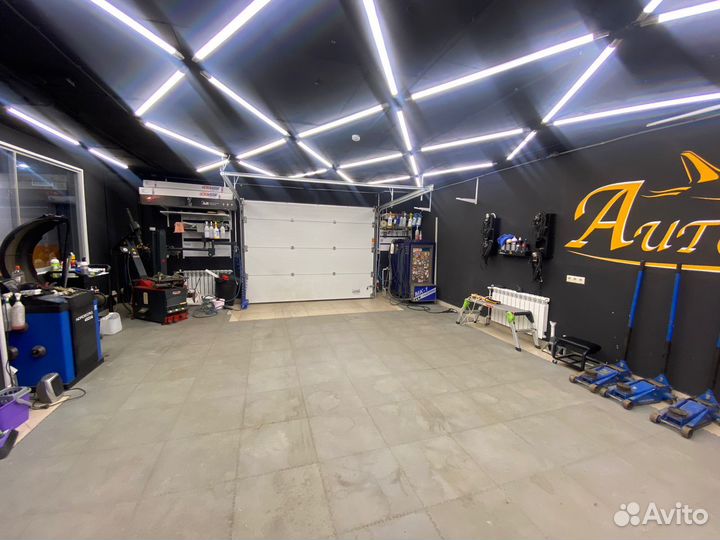 Шиномонтажник