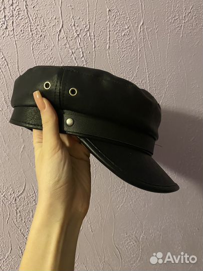 Кепка кожаная женская