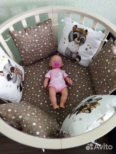 Комплект бортиков и постельного белья