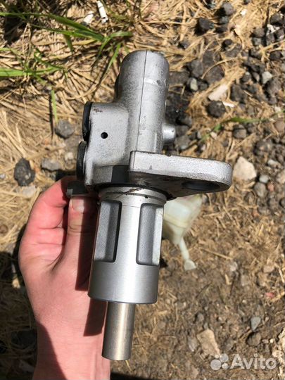 Цилиндр тормозной главный Audi