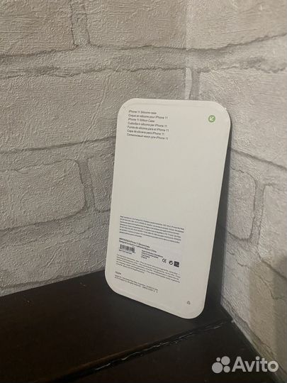 Оригинальный чехол на iPhone 11