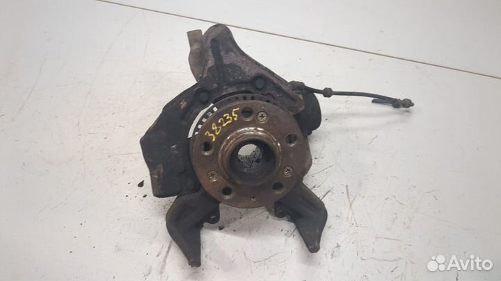 Ступица (кулак, цапфа) правая передняя Audi A3 (8L)