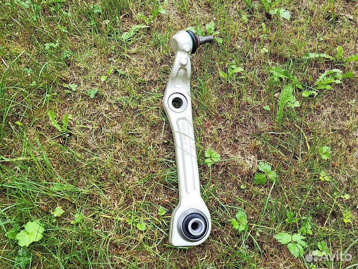 Рычаг нижний правый Mercedes W221