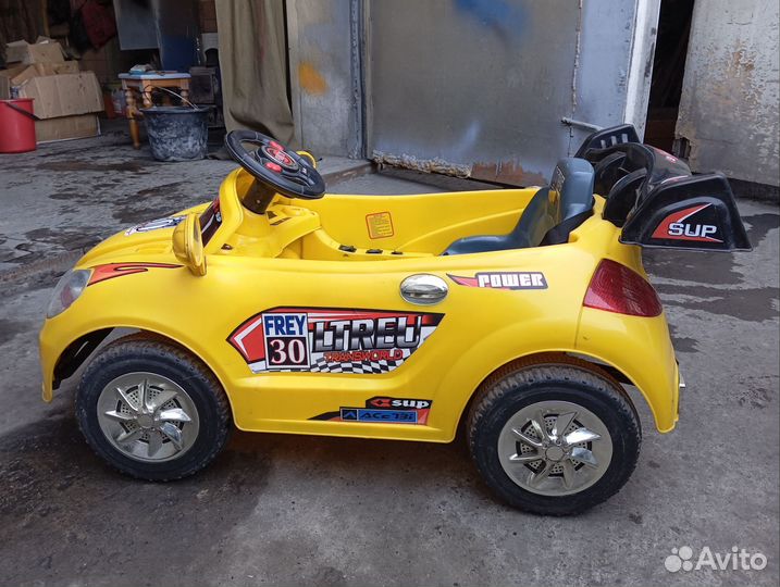 Детский электромобиль бу