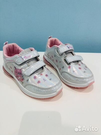Кроссовки на девочку 32р