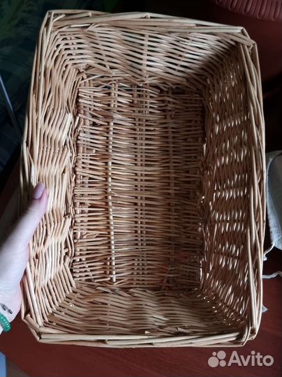 Корзинка плетёная