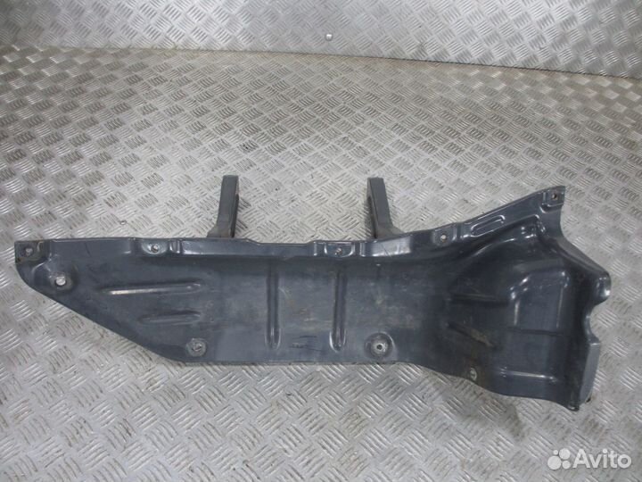 Кронштейн ступени правый Scania 1426110