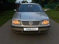 Volkswagen Bora 1.6 MT, 2000, 300 000 км, с пробегом, цена 200 000 руб.