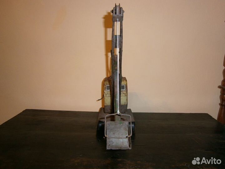 Старинная игрушка СССР железный экскаватор азлк