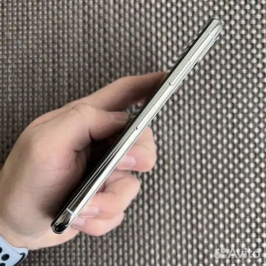 iPhone X, 64 ГБ
