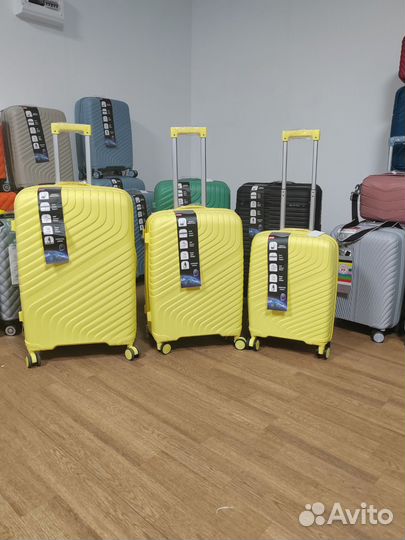 Чемодан на колёсах новые