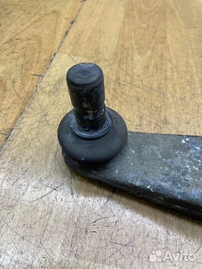 Рычаг подвески передний правый Opel Astra J A17DTJ