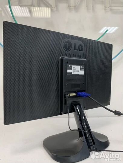 Монитор LG 20 дюймов