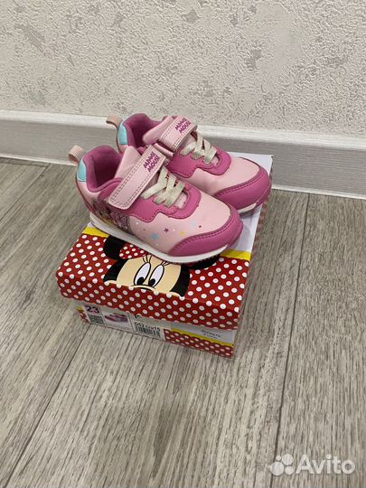 Кроссовки для девочки