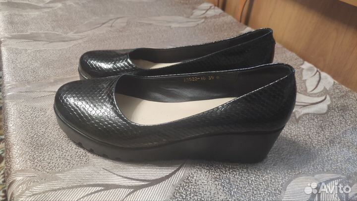 Туфли женские 39 размер, почти новые