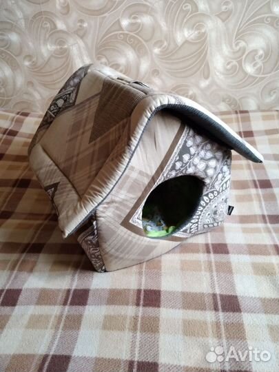 Домик для кошки или маленькой собачки