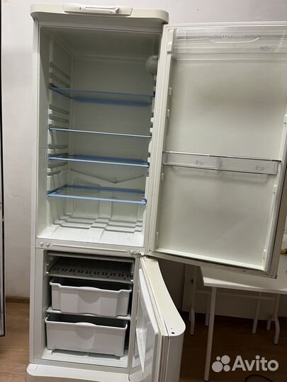 Холодильник indesit в хорошем состоянии
