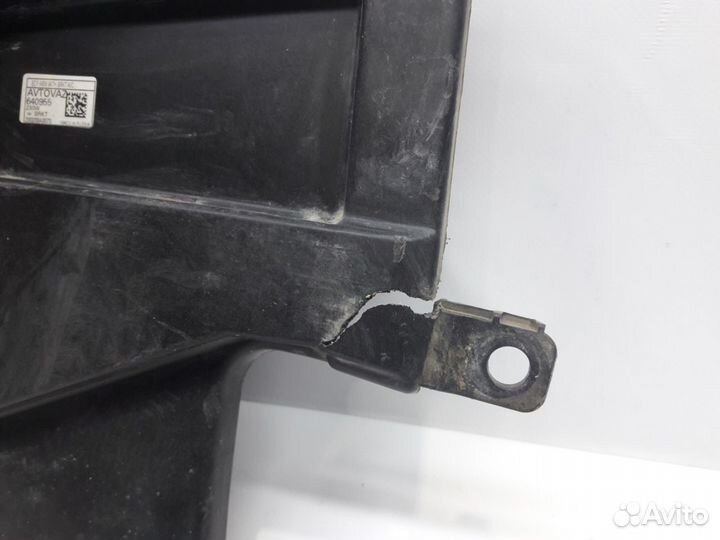 Диффузор радиатора Лада Гранта 2011