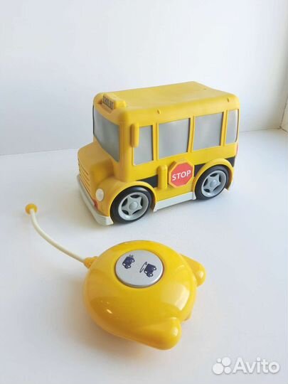 Игрушка автобус на радиоуправлении