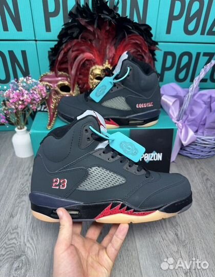 Стильные кроссовки для молодежи