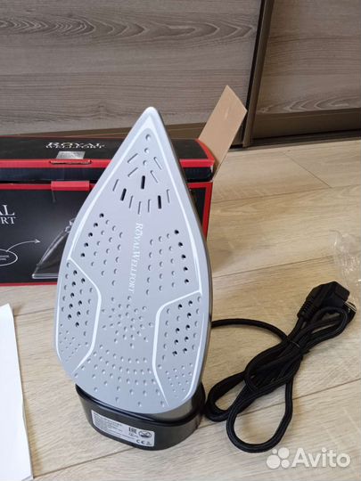 Утюг электрический royal wellfort RSI 0124 2400 Вт