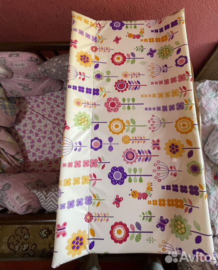 Пеленальная доска на кроватку