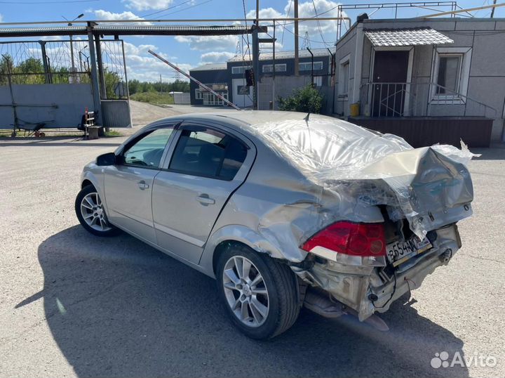 В разборе Opel Astra H седан 1.6 ркпп