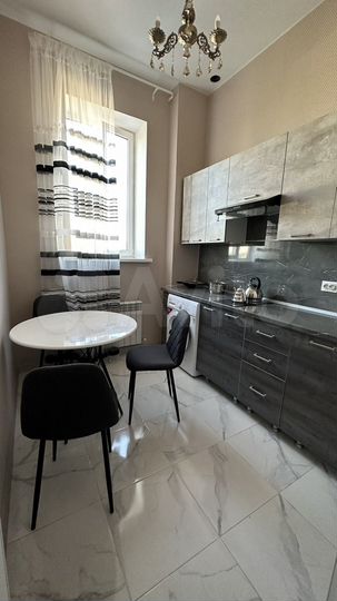 2-к. квартира, 50 м², 2/4 эт.