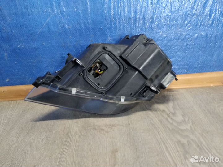 Фара правая E63