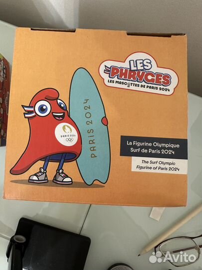 Статуэтка серфер олимпиада 2024 талисман