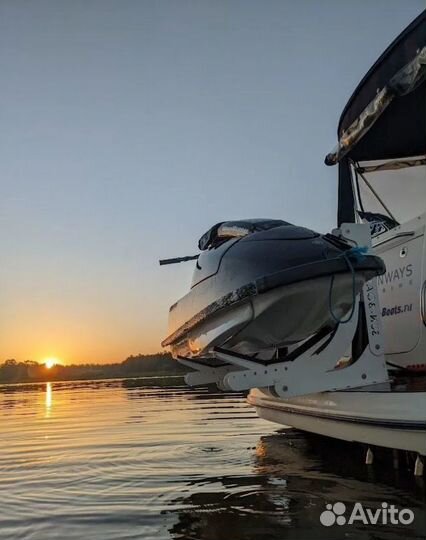 Подъемник гидроцикла на яхту/хаусбот/катер