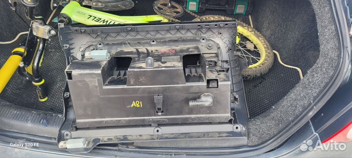 Бардачок (перчаточный ящик) Jetta 5