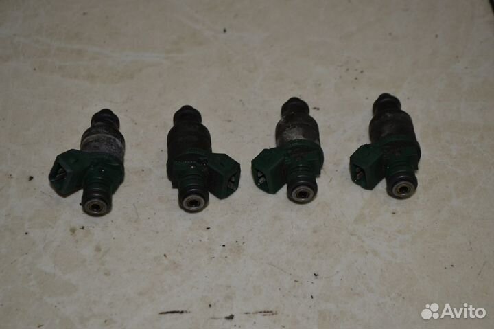 Форсунка топливная Skoda Octavia 1 (A4)