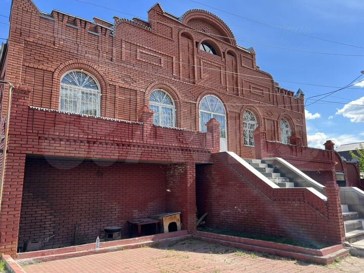 Коттедж 550 м² на участке 11 сот.