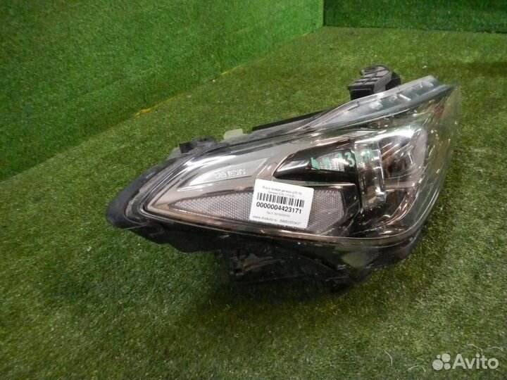 Фара правая Genesis G70