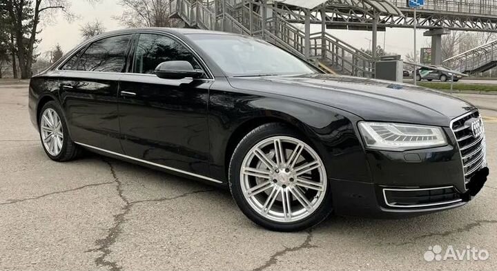 В разборе Audi A8 (D4) 2013-2018