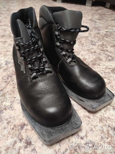 Лыжные ботинки новые